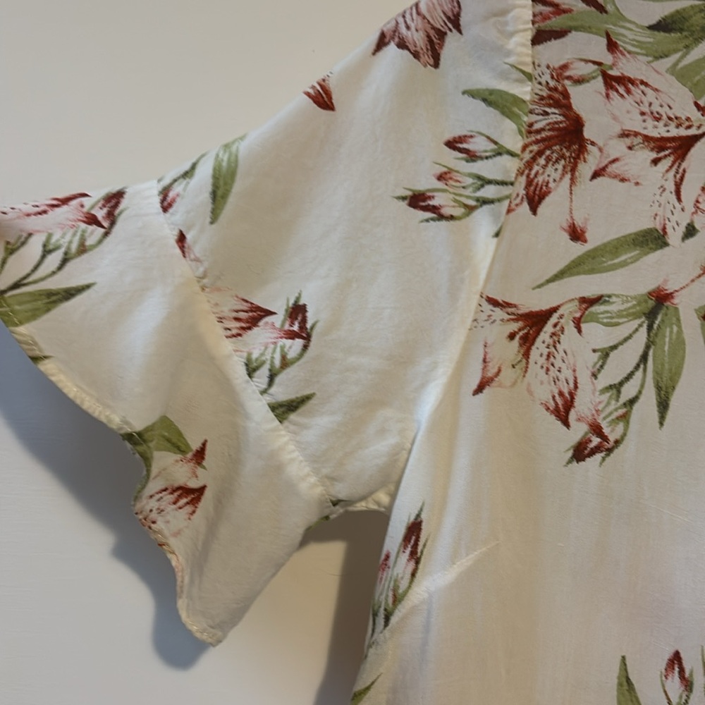 Paraphrase Floral Ruffled Blouse - Picture 3 of 5
